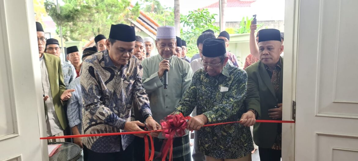 Bupati Barru Bersama Dewan Kehormatan Pengurus Besar, Pimpinan Ponpes Meresmikan Pondok DDI Mangkoso Perwakilan Jabodetabek