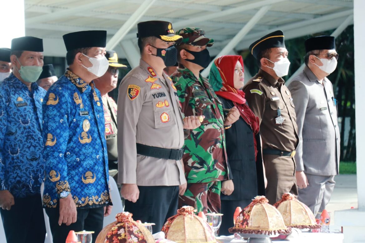 Wakil Bupati Aksa Mappe Hadir Pada Upacara Kesadaran Nasional Dengan Infektur Ketua Pengadilan Negeri Barru
