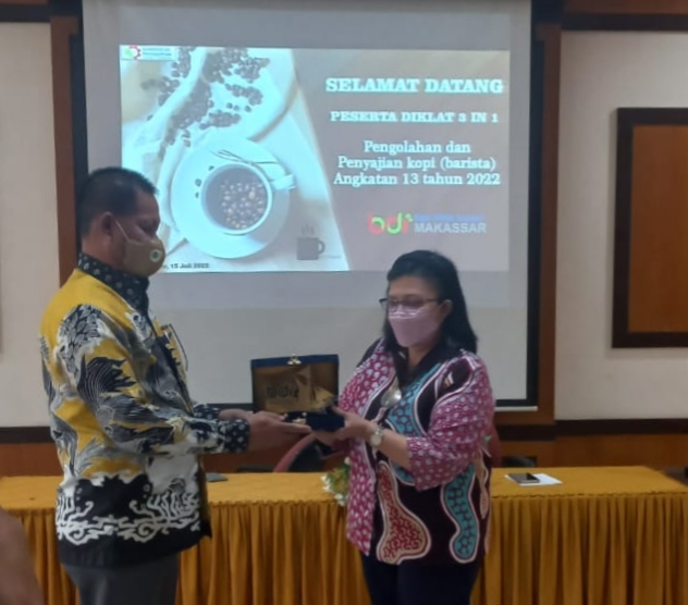 Sekda Enrekang Teken MoU dengan BDI Makassar, 75 Peserta Dilatih Pengolahan Dan Penyajian Kopi