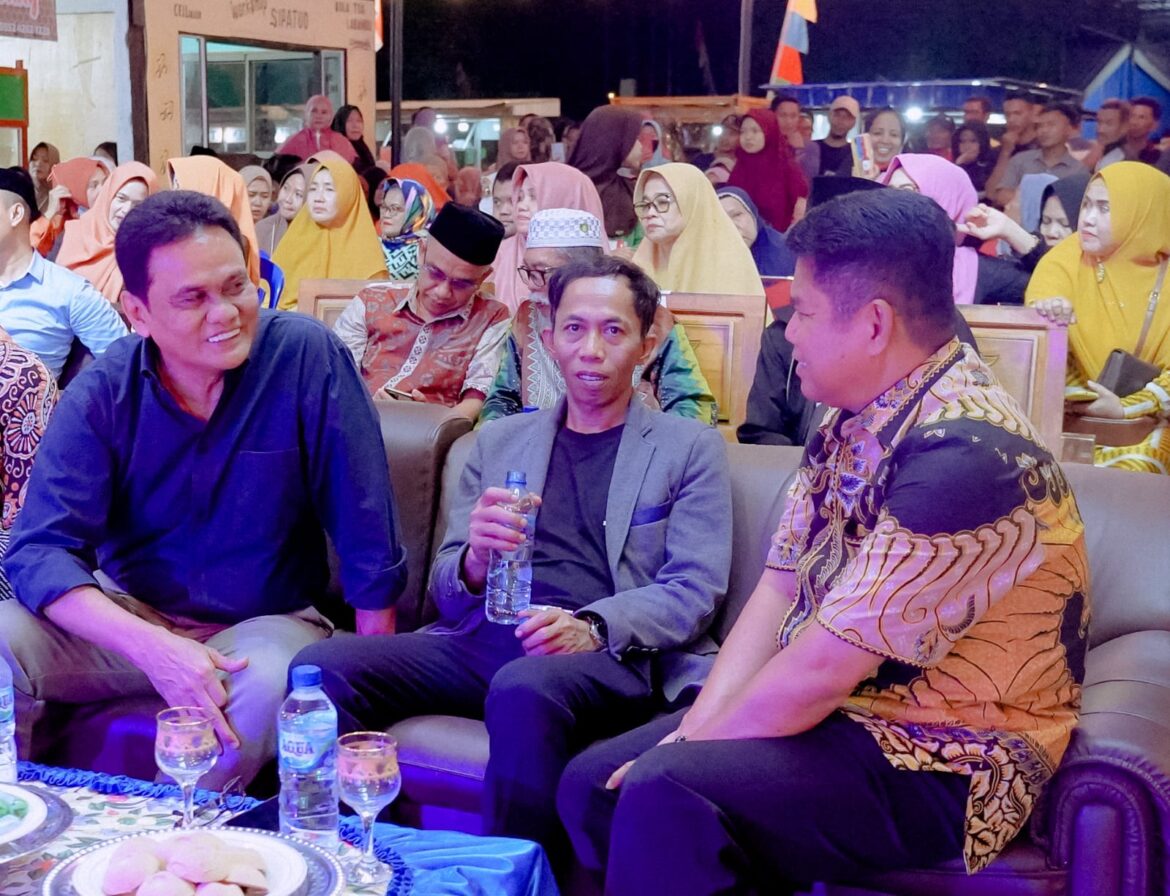 Bupati Barru Suardi Saleh meresmikan Tongkrongan Baru Dengan Konsep Food Court