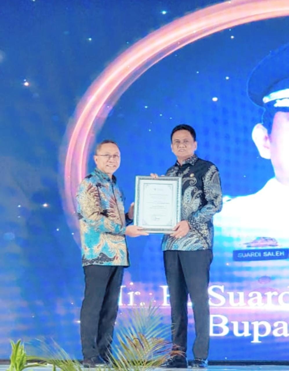 Bupati Barru Menerima Penghargaan Dari Menteri Perdagangan RI