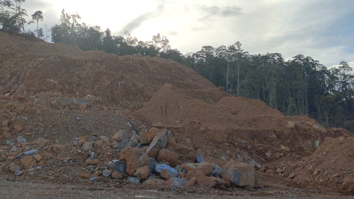 PT.BIRA Di Duga Menyerobot Lahan Milik Warga Desa Waturambaha Tampa Ada Koordinasi Dan Sosialisasi