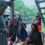 Ketua TP PKK Kab. Barru Kunjungan Langsung ke Wilayah Pesisir Kecamatan Soppeng Riaja Ketua TP PKK Kab. Barru Kunjungan Langsung ke Wilayah Pesisir Kecamatan Soppeng Riaja