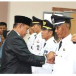 Bupati Wajo Melantik dan Mengambil Sumpah 84 PNS. Terdiri dari Pimpinan Tinggi Pratama, Administrator. Bupati Wajo Melantik dan Mengambil Sumpah 84 PNS. Terdiri dari Pimpinan Tinggi Pratama, Administrator.