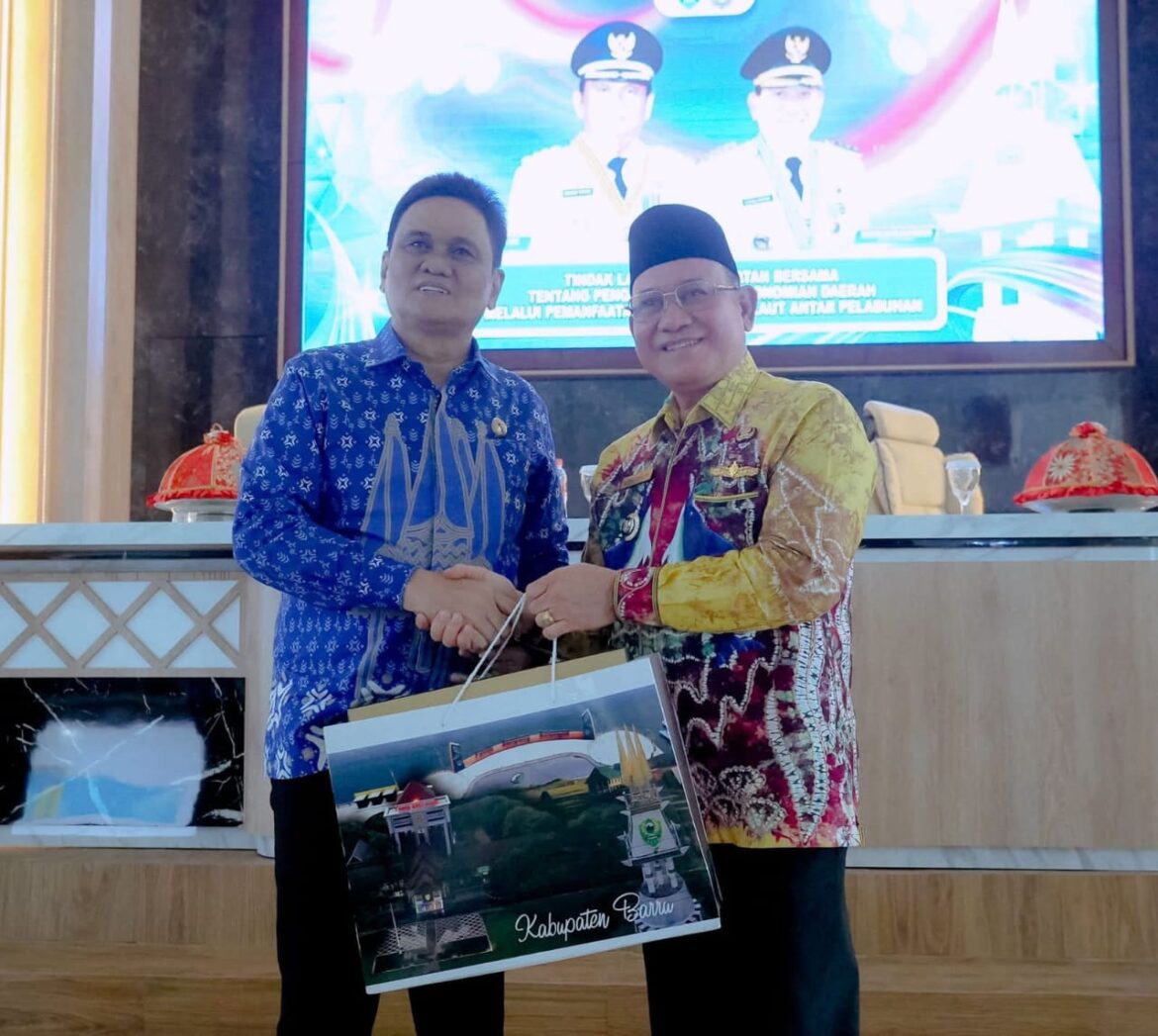 Bupati Barru Sulsel dan Bupati Kota Baru Kalsel MOU Pengembangan Perekonomian Daerah
