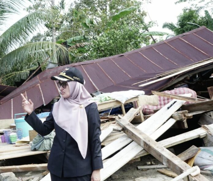 105 Rumah Rusak Akibat Angin Puting Beliung Melanda Dua Desa di Kabupaten Luwu Utara