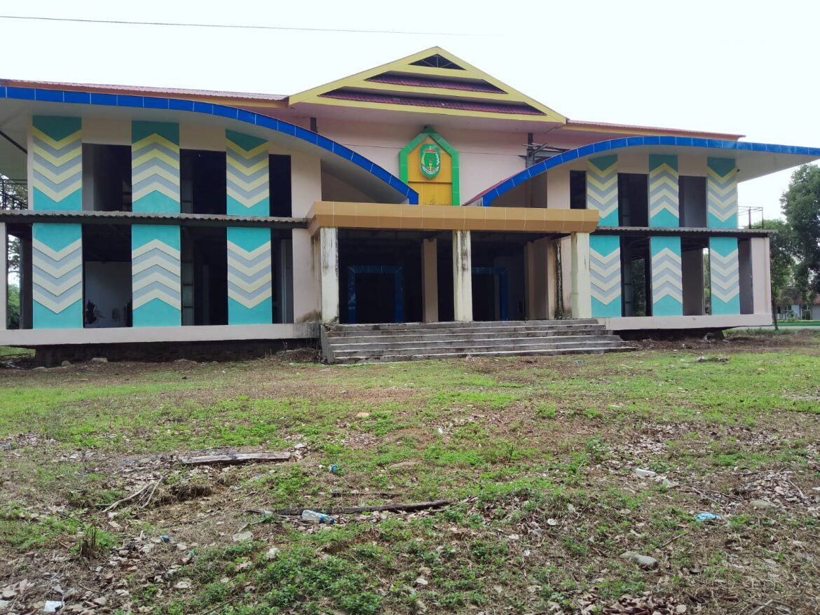 Proyek Bermasalah, Gedung Perpustakaan Luwu Utara Mangkrak Anggaran Rp.10,4 M. TA.2019.