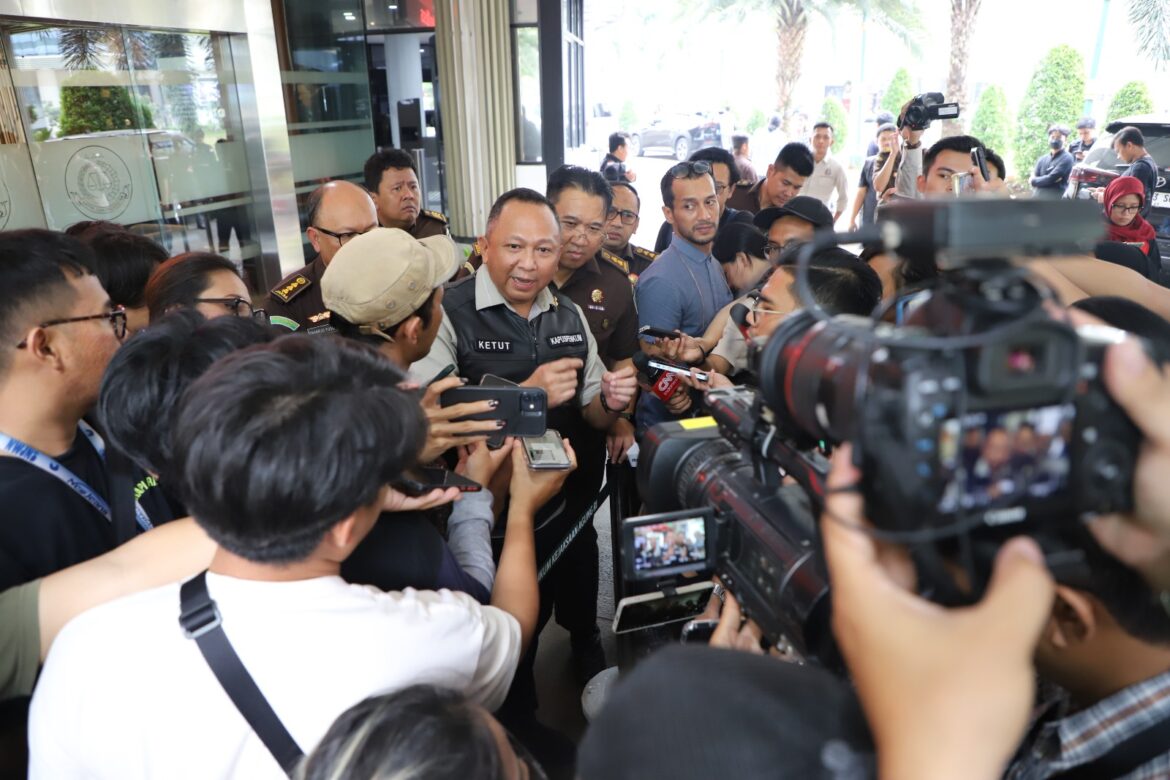 Jampidsus Periksa Menpora dan 7 Orang Lainnya Terkait TPK & TPPU BTS 4G Kominfo*