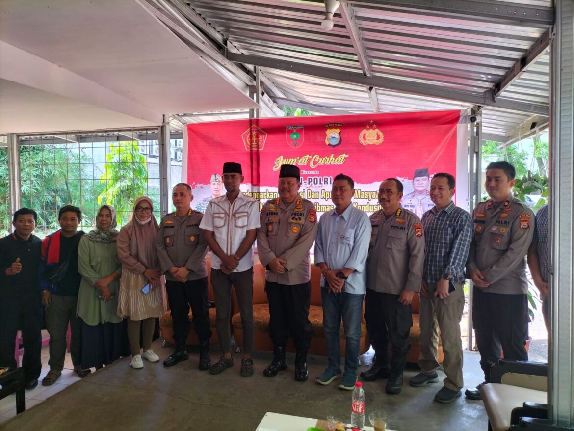 Polda Sulsel Gelar Jumat Curhat Di Kec. Biringkanaya, Warga Keluhkan Pembusuran Dan Parkir Liar*