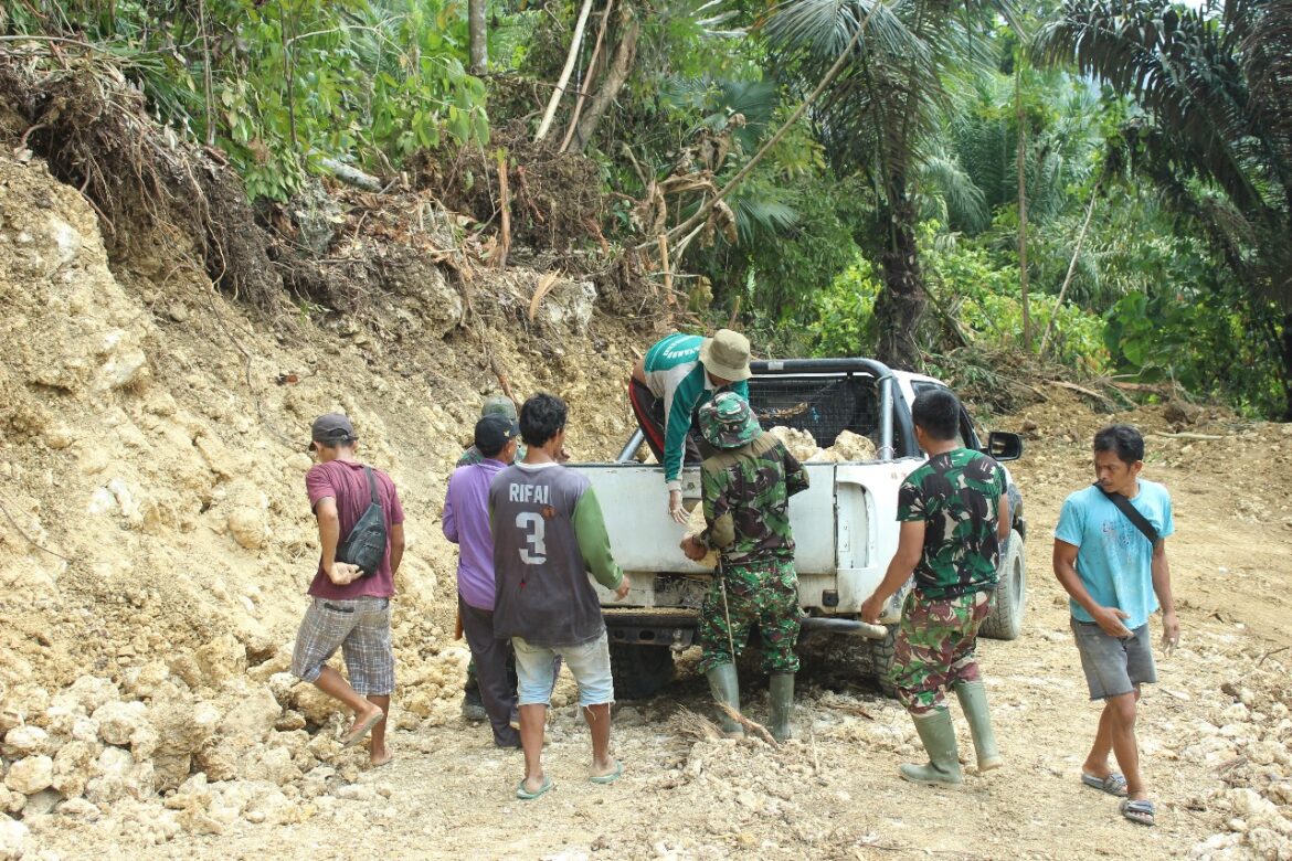 Sasaran Pendropan Batu Gunung Tim Satgas TMMD ke 118 Kadim 1427 Pasangkayu Pendropan Batu Gunung