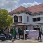 Mahasiswa Demo lagi, Kajari Luwu Utara Ungkap Pembangunan Perpustakaan Ditangani Polda SULSEL. Mahasiswa Demo lagi, Kajari Luwu Utara Ungkap Pembangunan Perpustakaan Ditangani Polda SULSEL.