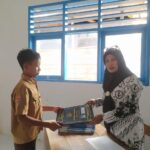 Penerimaan Raport SMPN Satap 6 Bontocani, Halipah: Semua Siswa-Siswi Harus Rajin Penerimaan Raport SMPN Satap 6 Bontocani, Halipah: Semua Siswa-Siswi Harus Rajin