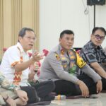 Kapolda Sulsel Kunjungi Ketua Permabudhi Sulsel dalam Silaturahmi untuk Jalin Harmoni Antar Umat Beragama Kapolda Sulsel Kunjungi Ketua Permabudhi Sulsel dalam Silaturahmi untuk Jalin Harmoni Antar Umat Beragama