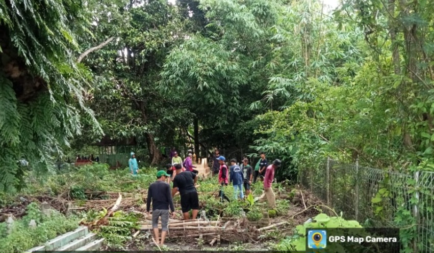 Kades Manuba Pimpin Langsung Gotong Royong di Dusun Barantang