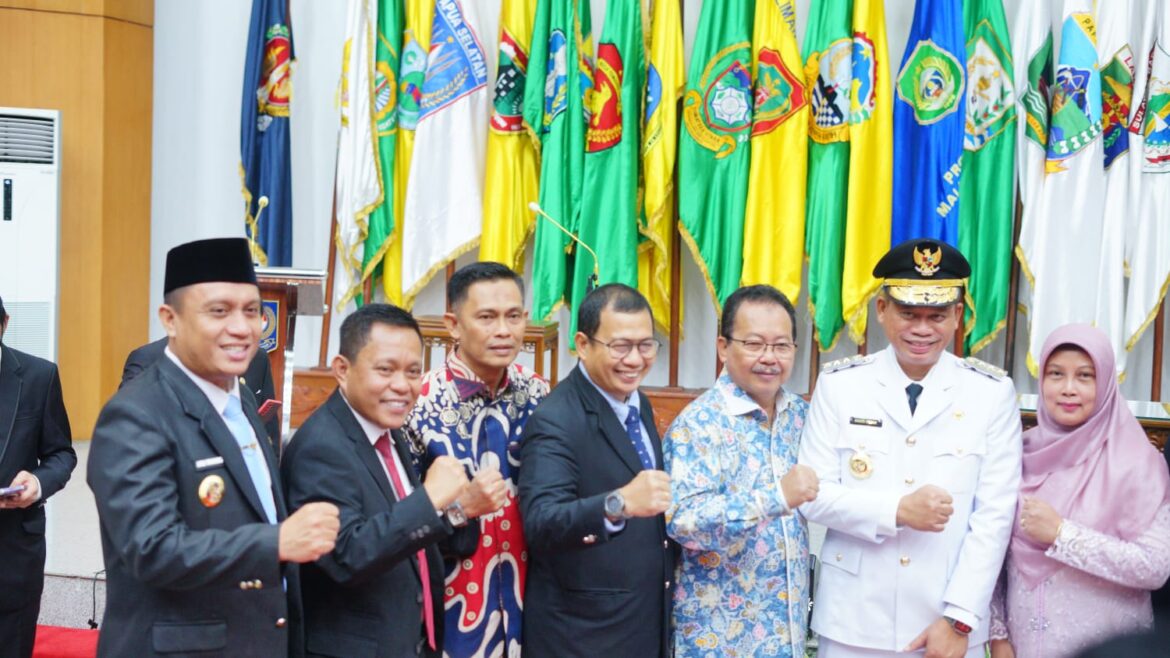 Pj. Bupati Bone Hadiri Pelantikan Pj Gubernur Sulsel Prof. Dr. Ir. Fadjry Djufry, M.Si