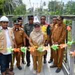 Bupati Luwu Utara Resmikan Jembatan Gantung Megah Penghubung Dua Kecamatan Yang Berbeda. Bupati Luwu Utara Resmikan Jembatan Gantung Megah Penghubung Dua Kecamatan Yang Berbeda.