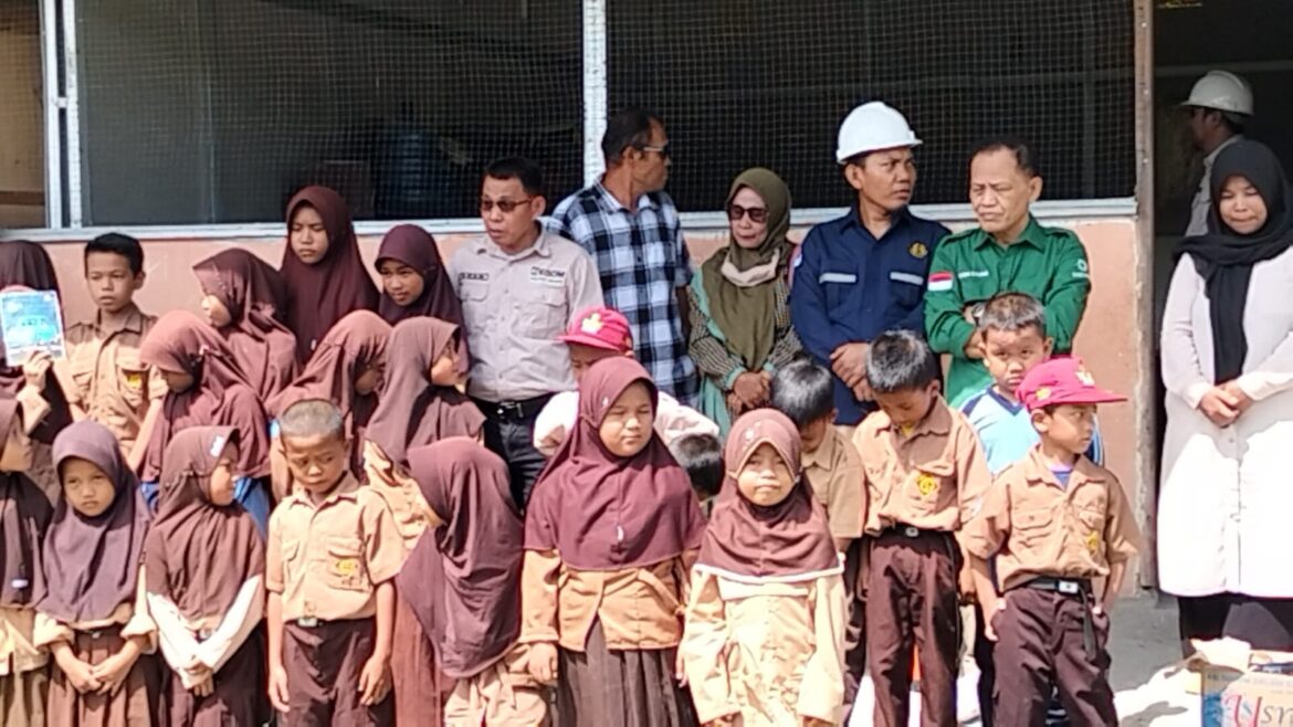 CV Maju Bersama Beri Makan Bergizi Gratis SD Kalindu