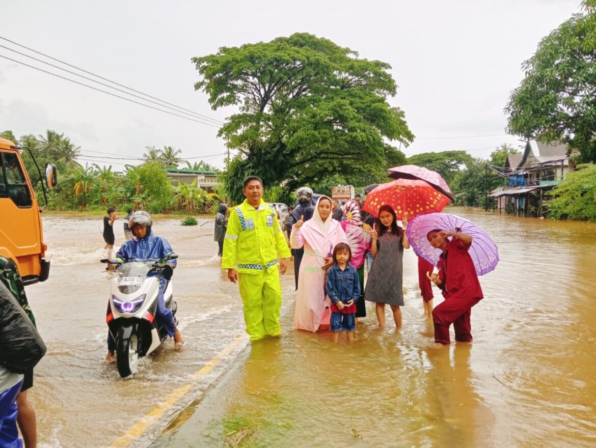 Bencana Alam Terjang Kabupaten Barru, Polres Barru Lakukan Penanganan Cepat