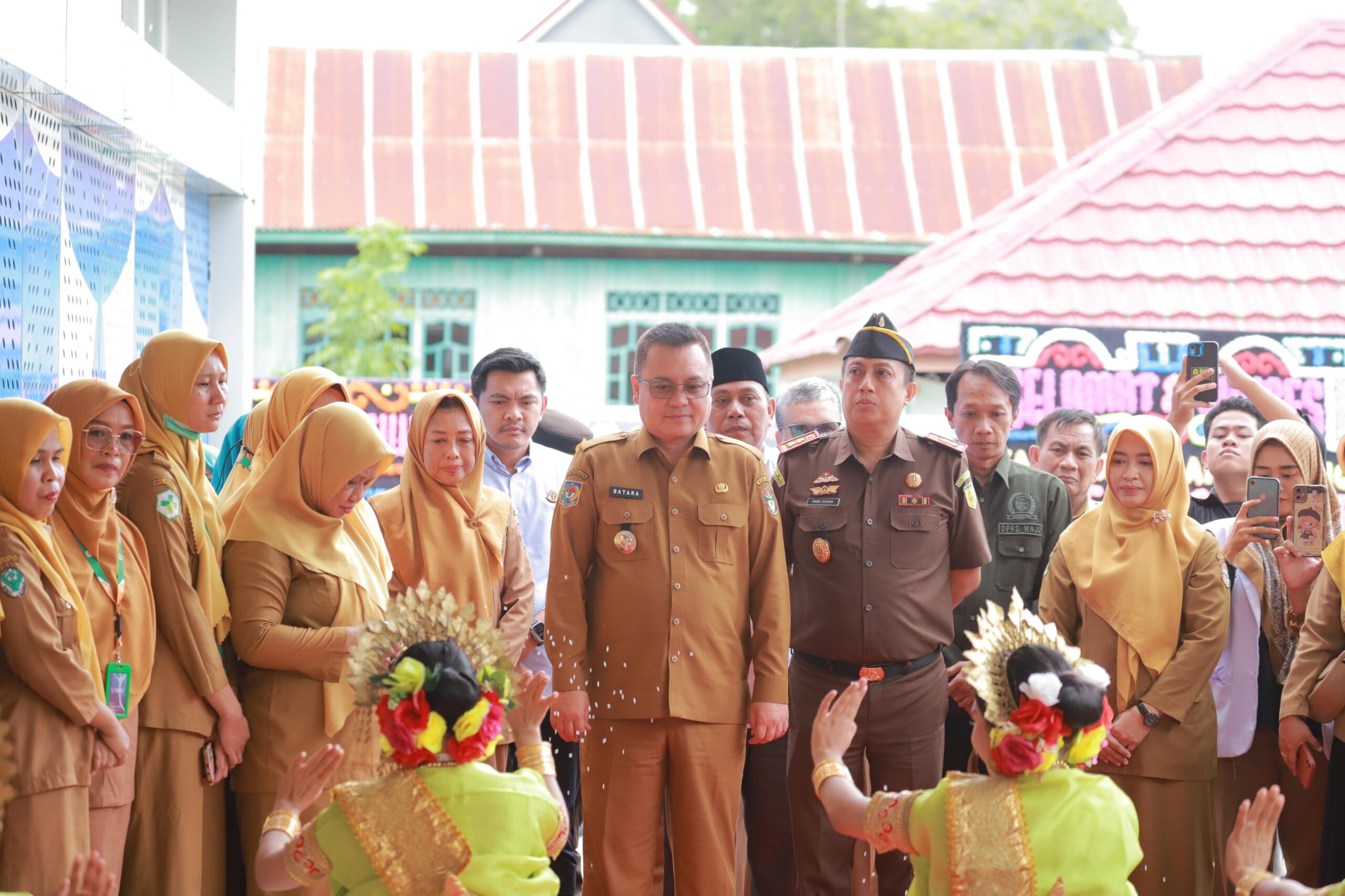 Pj. Bupati Wajo Andi Bataralifu pada peresmian Gedung Baru Puskesmas Tempe