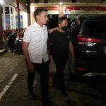 Kasus Korupsi Jembatan Walemping Rugikan Negara 1.49 Milyar, Tersangka MR Dijemput Penyidik Tipikor
