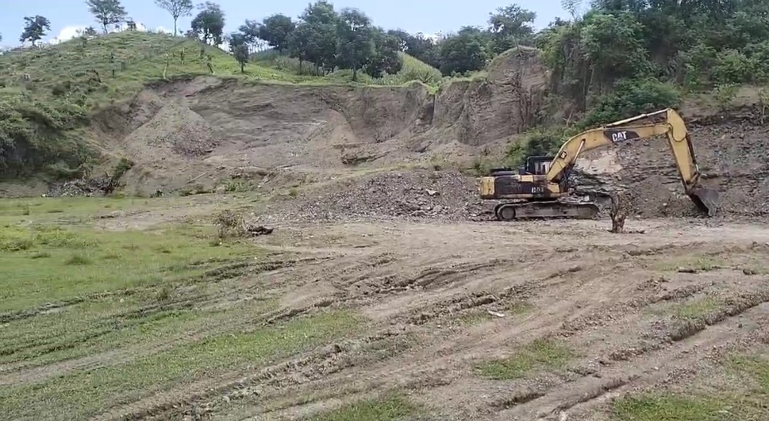 Kegiatan Tambang Galian C di Dusun Topporeng Nepo Diduga Tak Mengantongi Ijin