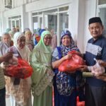 Kades Lampoko Budiman Hadiri Kegiatan Ramadhan Kareem Berbagi Sesama di Masjid Jami Annur Kades Lampoko Budiman Hadiri Kegiatan Ramadhan Kareem Berbagi Sesama di Masjid Jami Annur