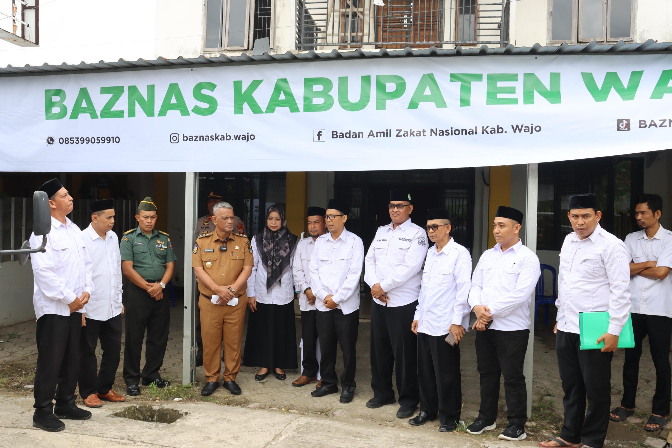Wakil Bupati Wajo Menghadiri dan Melepas Penyaluran Paket Ramadhan Merdeka di Kantor Badan BAZNAS