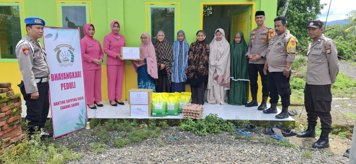 Polsek Sopri Bersama Bhayangkari Salurkan Bantuan Pokok ke Rumah Tahfiz