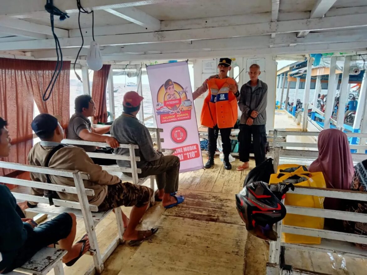 MUDIK AMAN…KELUARGA NYAMAN, POLSUBSEKTOR KEPULAUAN SANGKARRANG PASTIKAN PELAYARAN SELAMAT