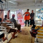 MUDIK AMAN...KELUARGA NYAMAN, POLSUBSEKTOR KEPULAUAN SANGKARRANG PASTIKAN PELAYARAN SELAMAT MUDIK AMAN...KELUARGA NYAMAN, POLSUBSEKTOR KEPULAUAN SANGKARRANG PASTIKAN PELAYARAN SELAMAT