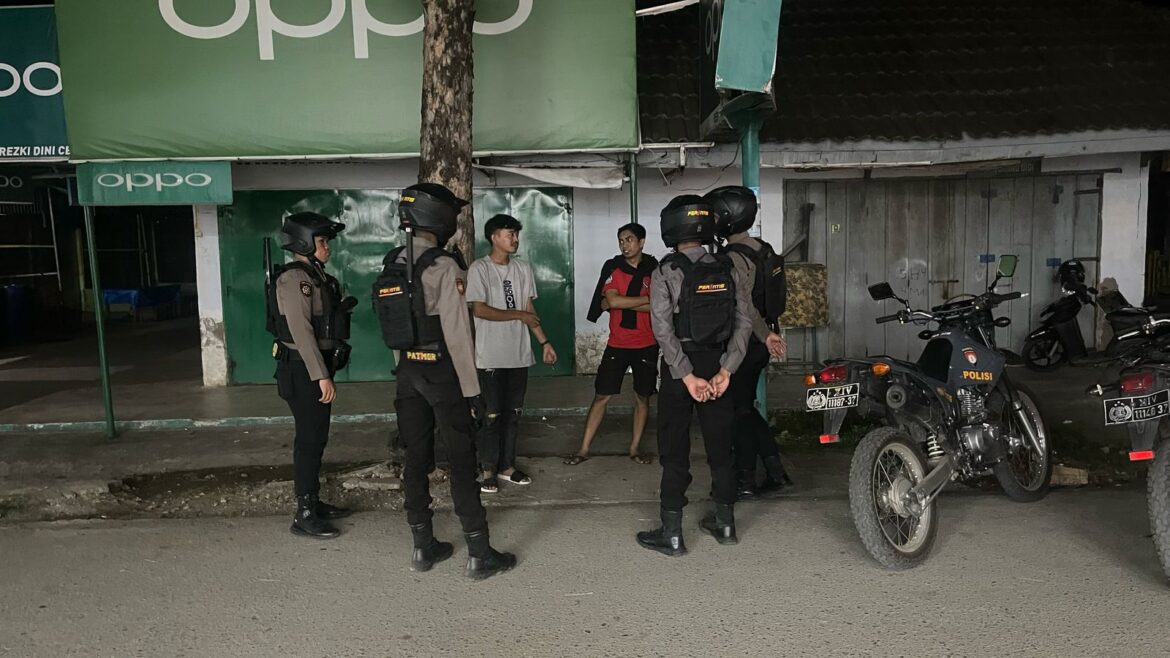 *Wujudkan Lingkungan Kondusif, Polres Sinjai Gencarkan Patroli Malam.*