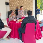 Kapolres Pasangkayu Gelar Coffe Morning Bersama Wartawan Pasangkayu Untuk Mempererat Hubungan Tali Silaturrahmi Kapolres Pasangkayu Gelar Coffe Morning Bersama Wartawan Pasangkayu Untuk Mempererat Hubungan Tali Silaturrahmi