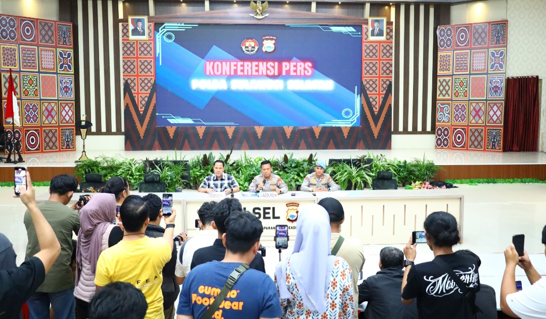 Polda Sulsel Gelar Konferensi Pers Terkait Kasus Penipuan Online, 40 Terduga Pelaku Diserahkan oleh Kodam XIV Hasanuddin