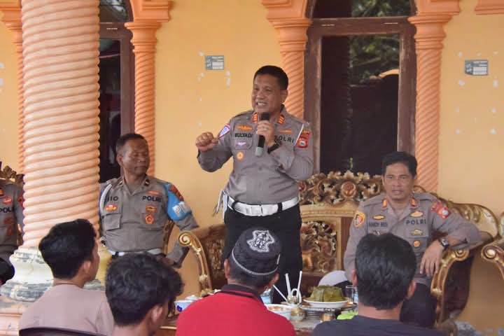 Polres Bone Dengarkan Suara Masyarakat, Jumat Curhat Digelar di Kecamatan Tellu Siattinge