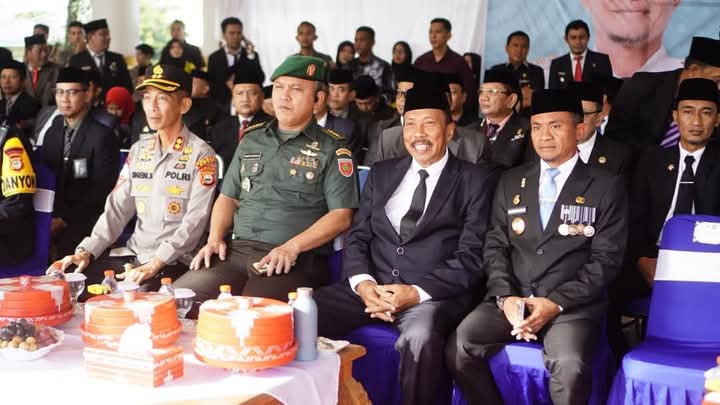 Kapolres Bone Hadiri Upacara Hari Pendidikan Nasional 2025 di Lapangan Merdeka