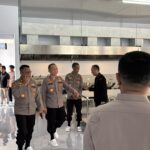 *Kapolda Sultra dan Wakapolda Uji Peralatan Dapur SPPG Brimob, Dukung Program Makan Bergizi Gratis*