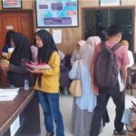 Pelayanan Disdukcapil Membludak, Bawa Dokumen Yang Dipersyaratkan Sesuai SOP. Pasti Di Layani.