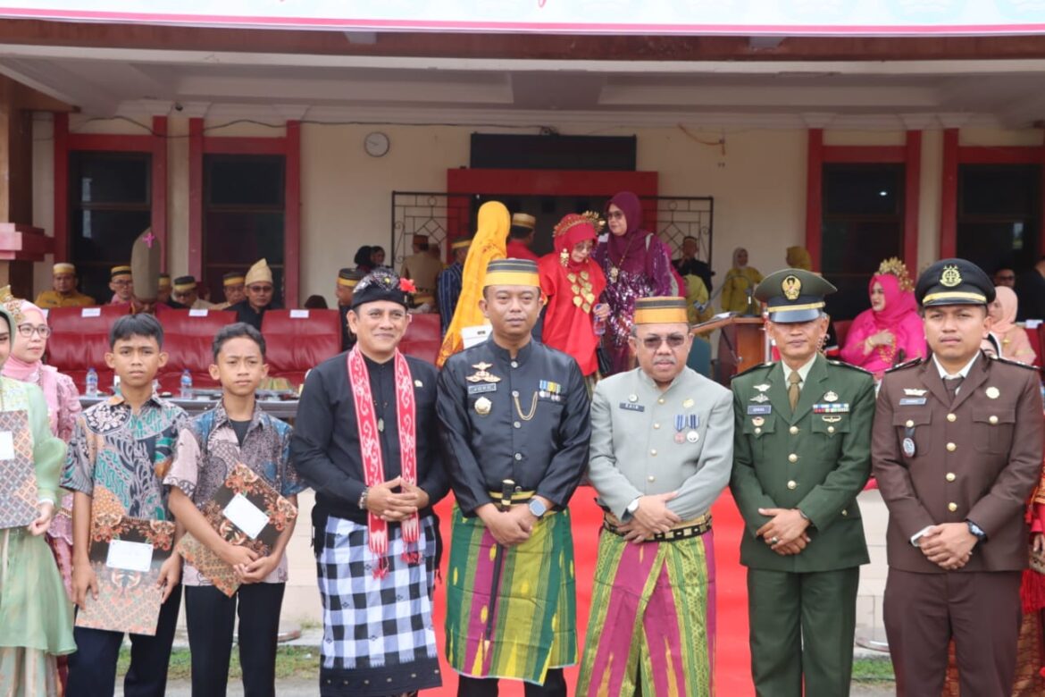 Upacara Peringatan Hari Pendidikan Nasional Tahun 2025 di Hadiri Kapolres Pasangkayu di Halaman Kantor Bupati Kabupaten Pasangkayu
