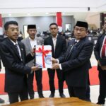 Rapat Paripurna di Ruangan Gedung DPRD Pasangkayu Penyerahan RPJMD Tahun 2025-2029