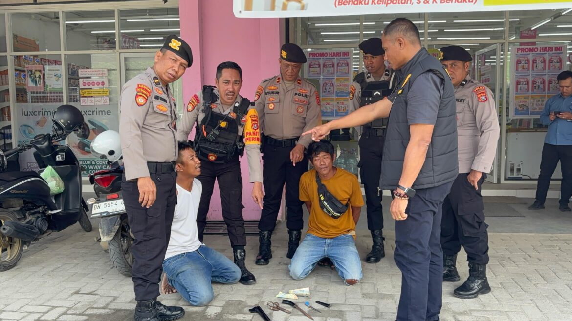 *Bawa Senjata Tajam, Dua Tukang Parkir Diamankan Personel Satgas Preventif Ops Pekat Anoa 2025*