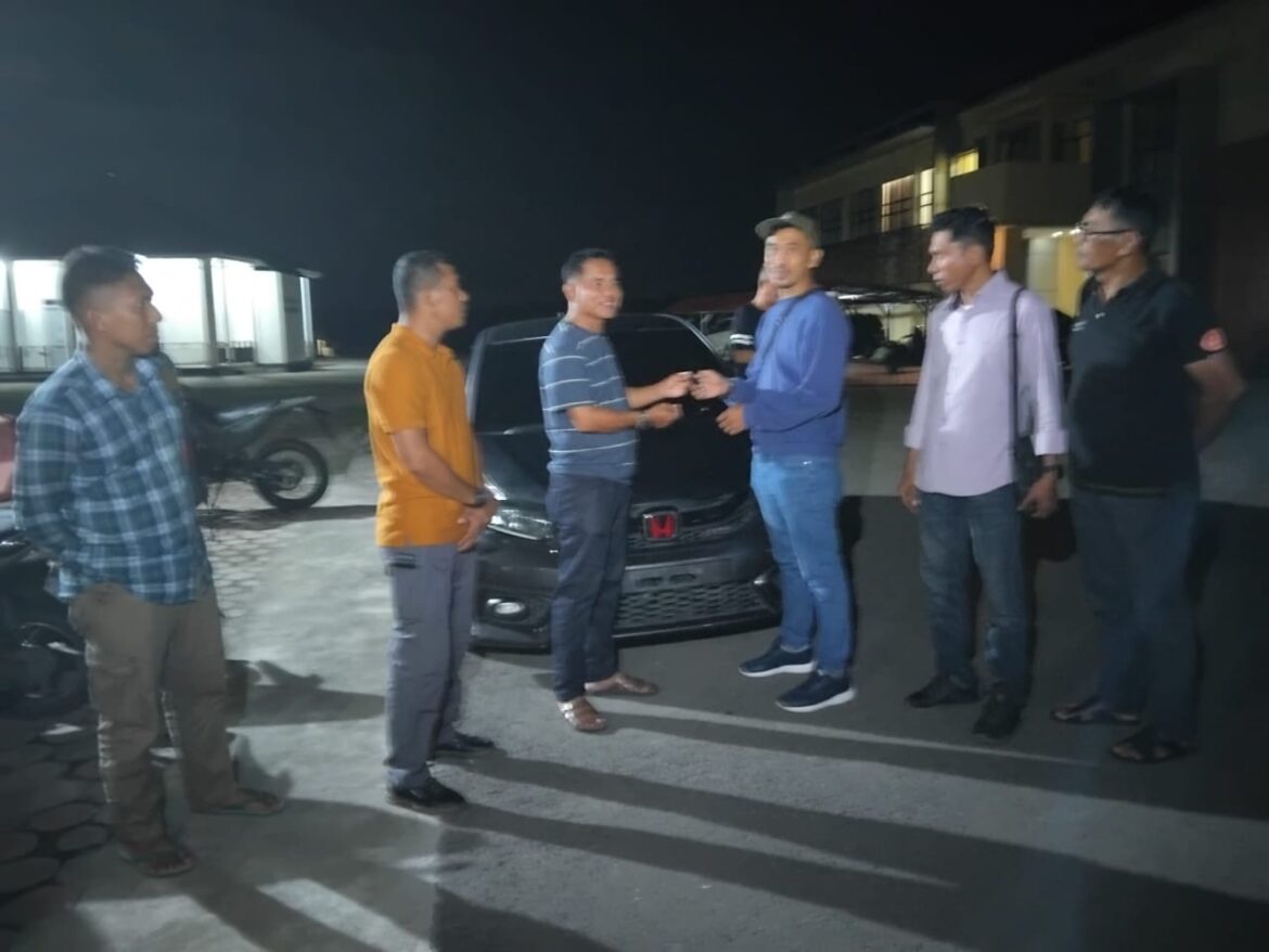 *Anggota Kodim 1429/Butur bantu amankan dugaan penggelapan Mobil Ke Polres Butur*