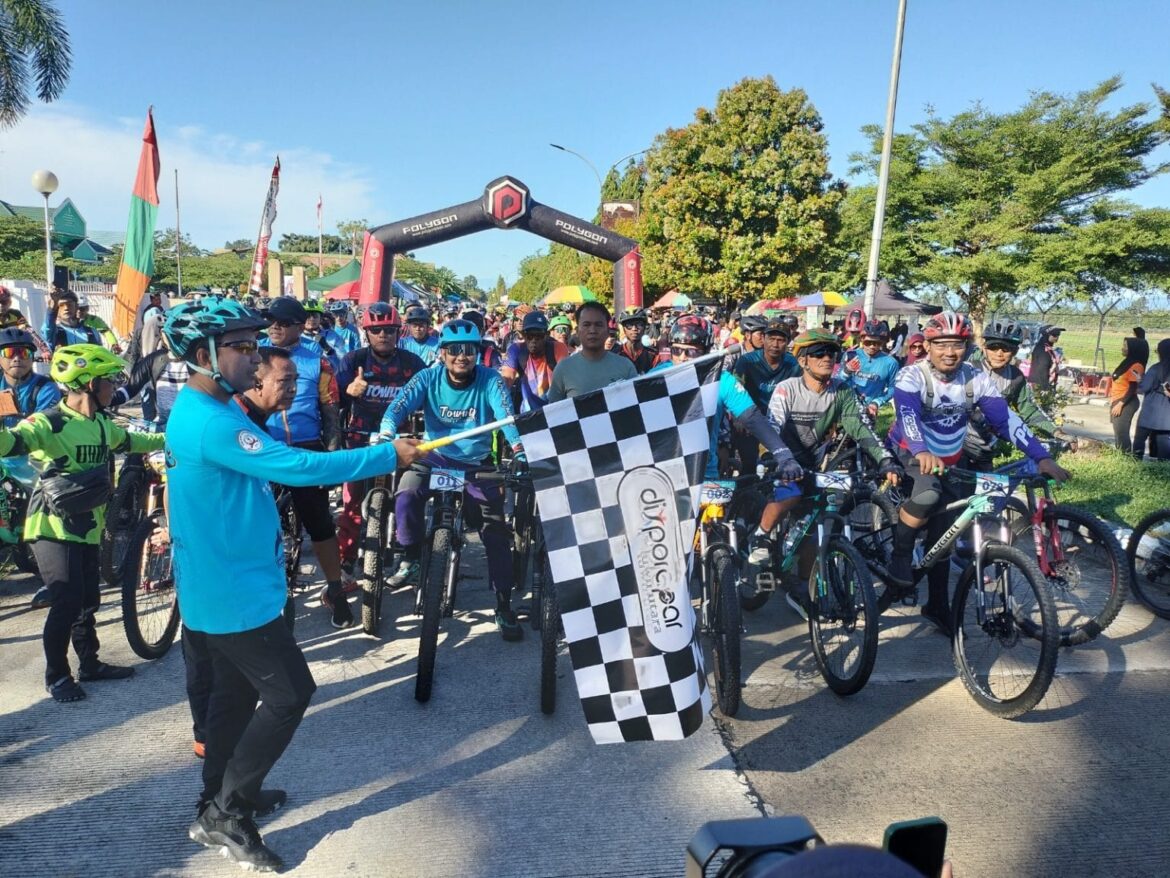 Bupati Andi Rahim Lepas 350 Peserta Fun XC Jelajah Pegunungan Mamba
