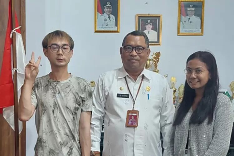 Warga Cina, Nikahi Warga Lutra Datangi Disdukcapil.