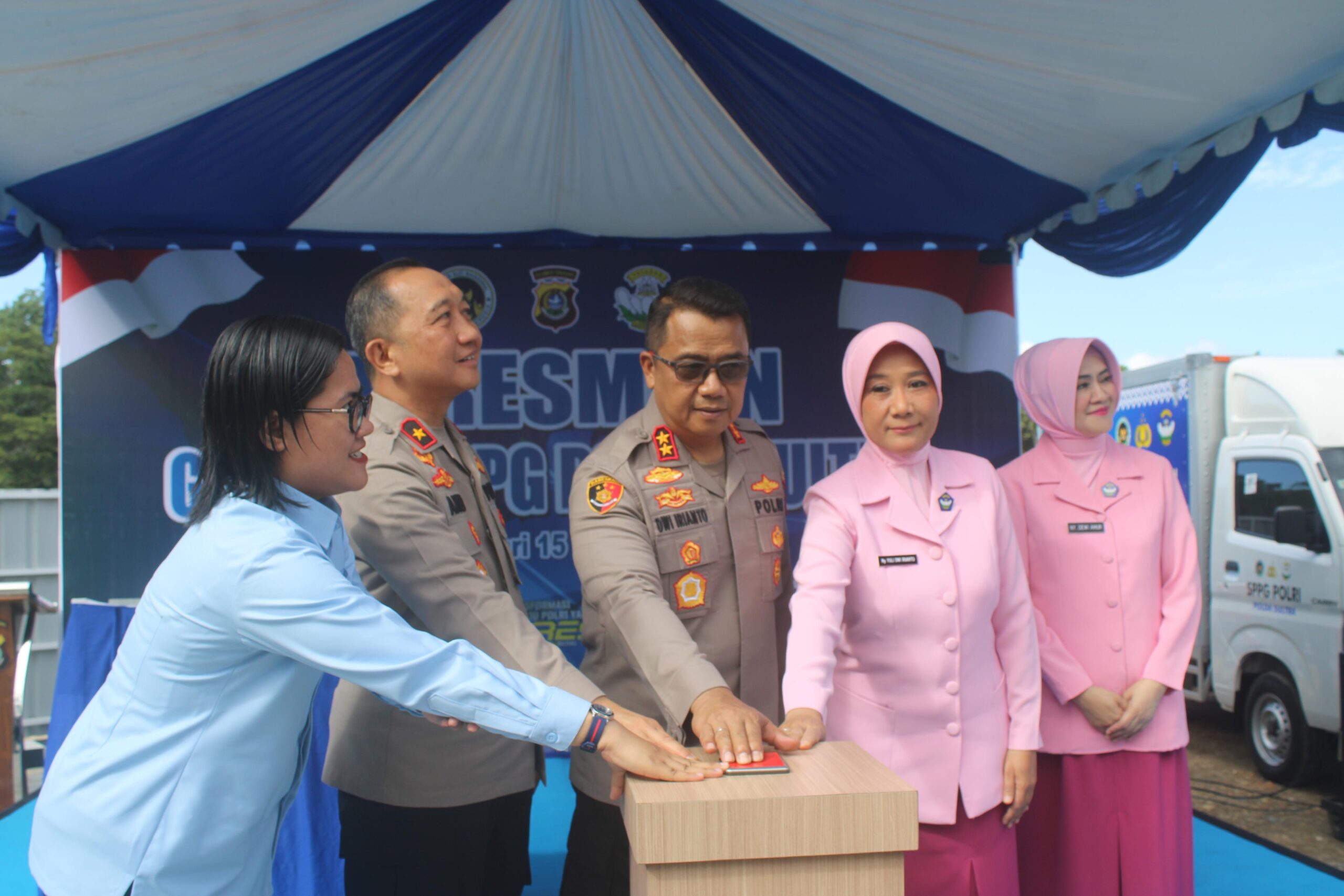 *Irjen Pol Dwi Irianto Resmikan Gedung SPPG Polda Sultra*