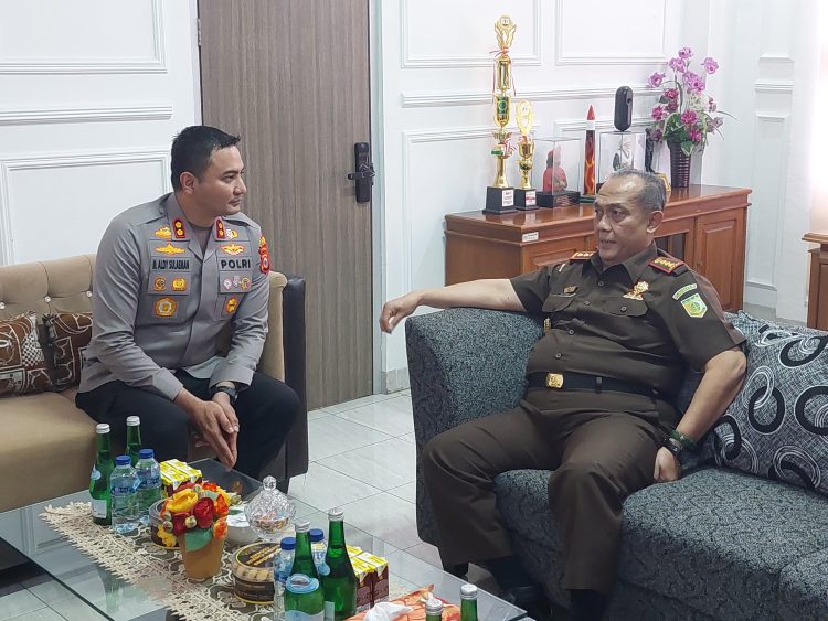 KAPOLRES GOWA SILATURAHMI DENGAN KEPALA KEJAKSAAN NEGERI GOWA.