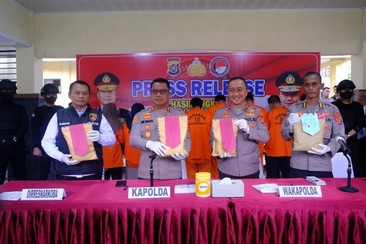 *Dipimpin Irjen Dwi Irianto, Polda Sultra Musnahkan 11,3 Kg Shabu, Ungkap Dua Jaringan Narkoba Besar Lintas Provinsi dan Internasional*