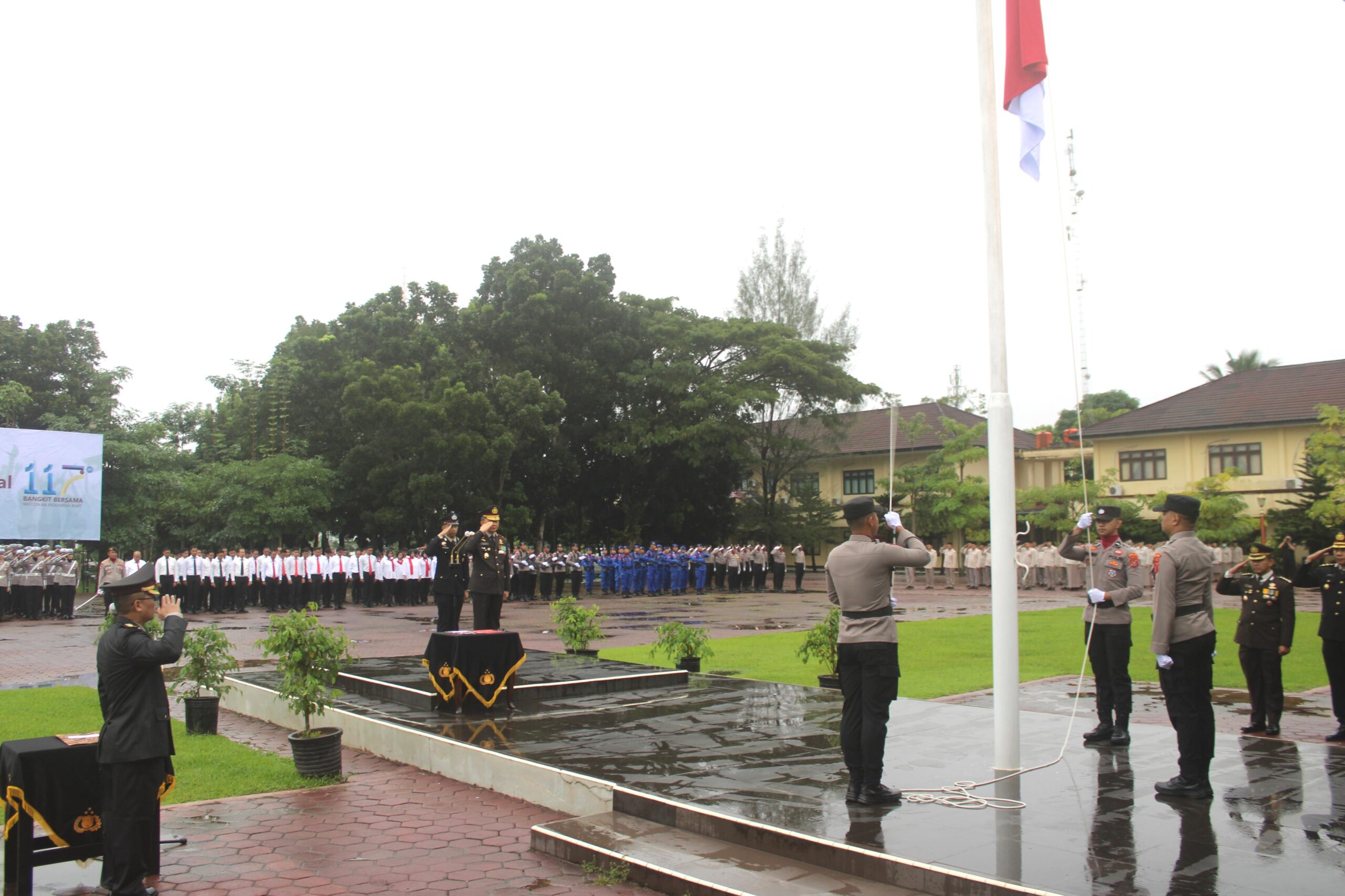 *Polda Sultra Gelar Upacara Hari Kebangkitan Nasional ke-117, Wakapolda Sampaikan Amanat Menteri Komdigi*
