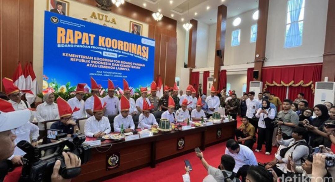 Momen Indah Curhat Soal Infrastruktur Jalan Kecamatan Seko Terhambat Karna Anggaran Di Alihkan Untuk IKN