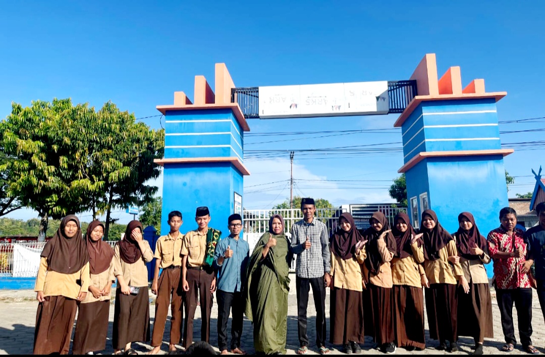 Tak Hanya Tamat, Tapi Tetap Taat: Lulusan SMPN 22 Baru Tetap Istiqamah Hadiri Shalat Dhuha dan Literasi Al-Qur’an