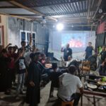 Puluhan Warga Bersama Anggota DPRD Dasri Antusias Nobar Laga Indonesia vs China di Warkop IJP Pasangkayu Puluhan Warga Bersama Anggota DPRD Dasri Antusias Nobar Laga Indonesia vs China di Warkop IJP Pasangkayu